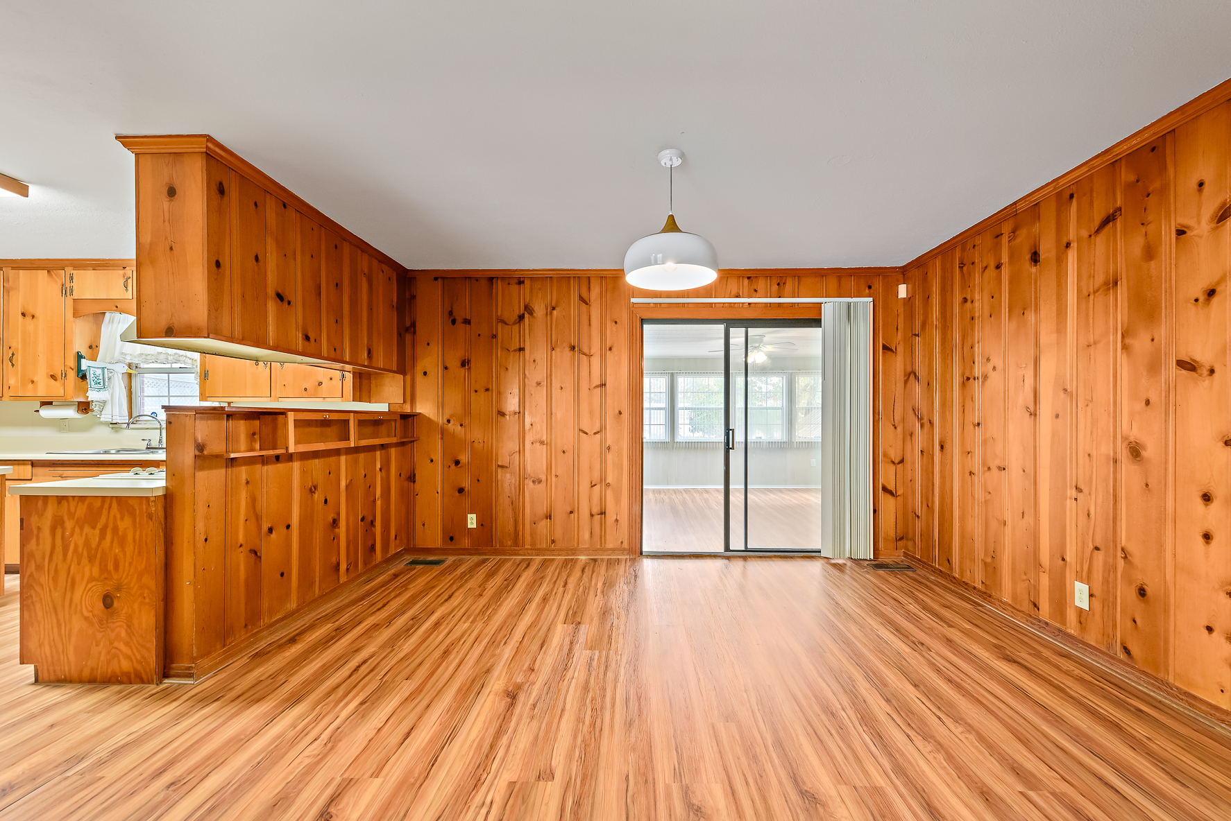 703 Dorsey Ave-WHT-19