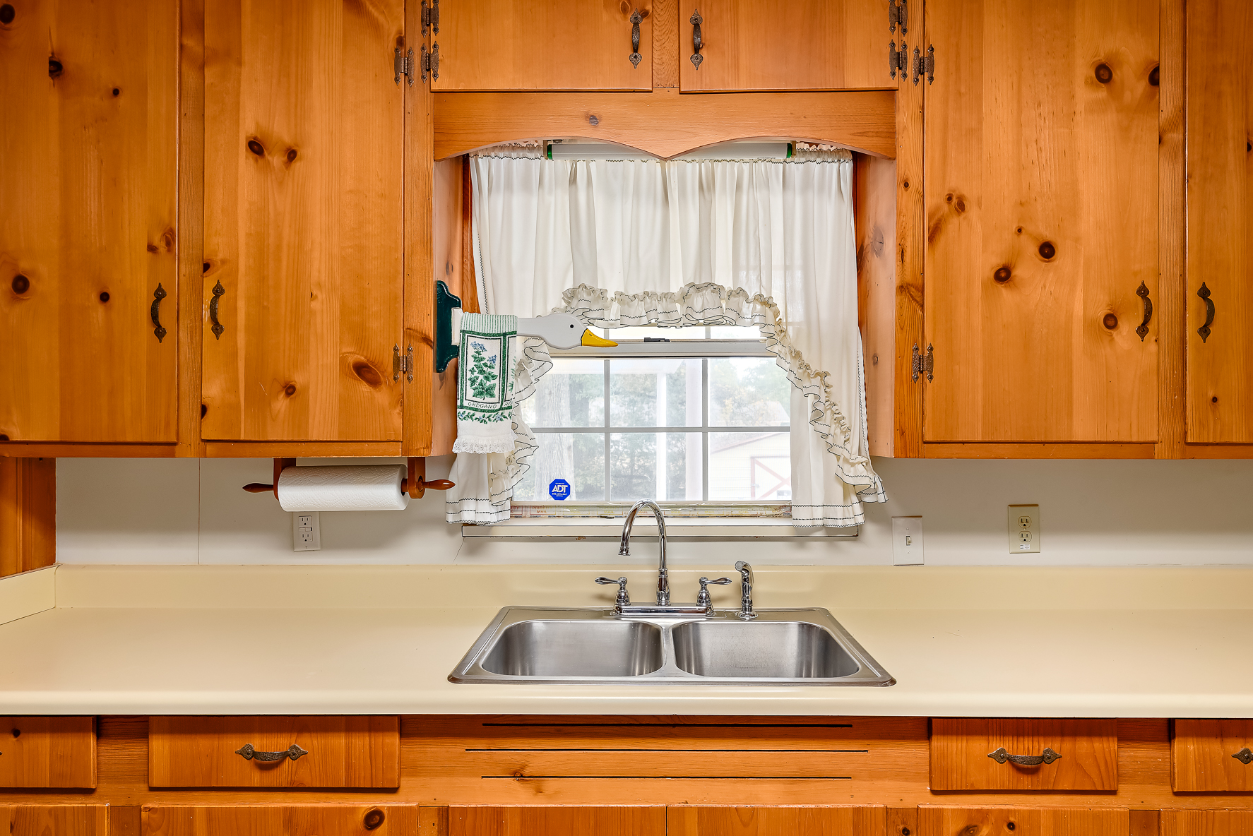 703 Dorsey Ave-WHT-21