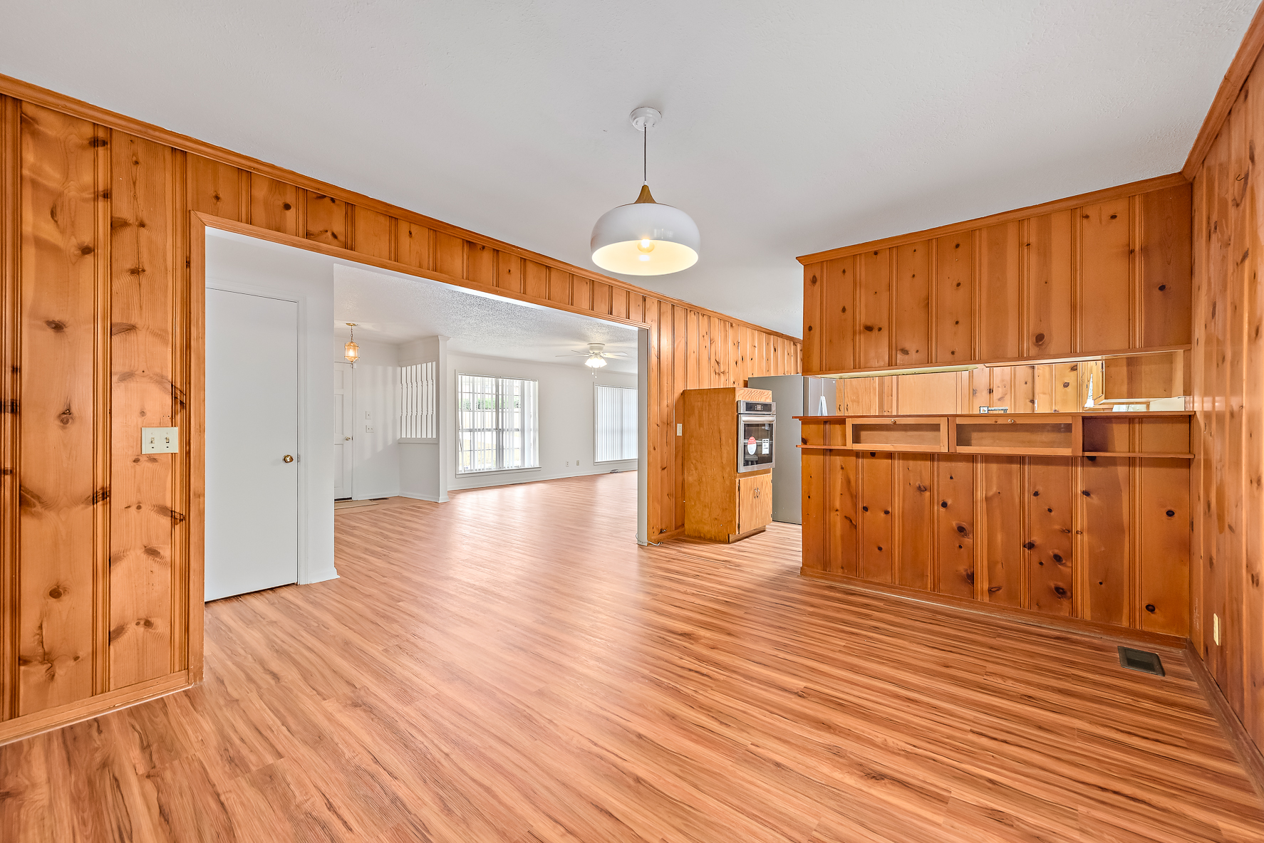 703 Dorsey Ave-WHT-25