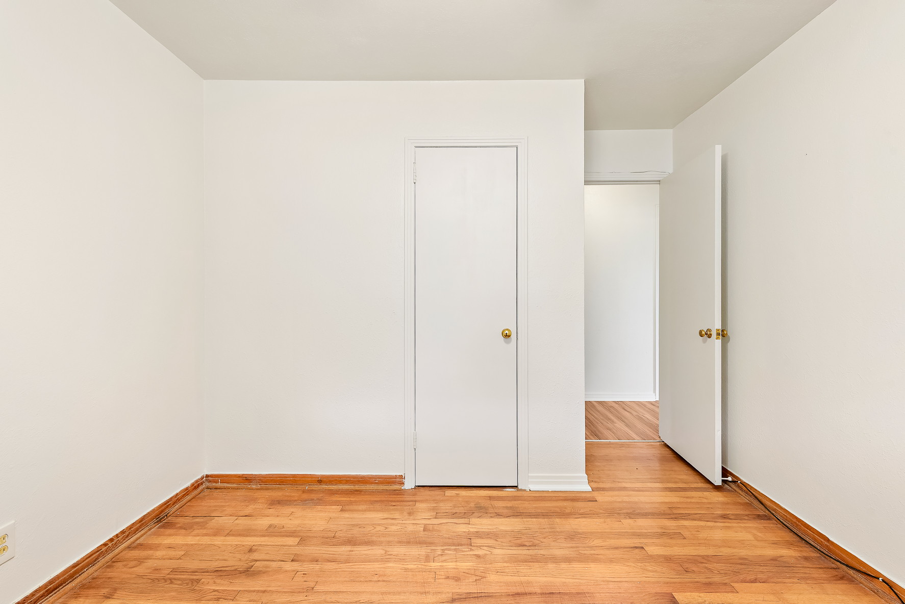 703 Dorsey Ave-WHT-29