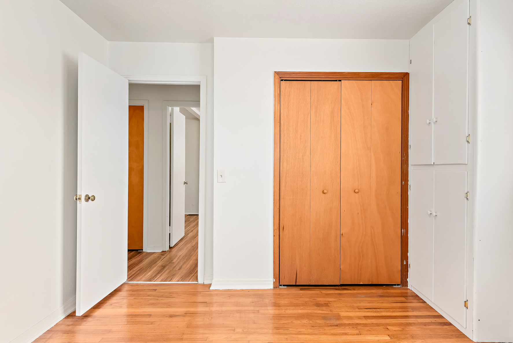 703 Dorsey Ave-WHT-32