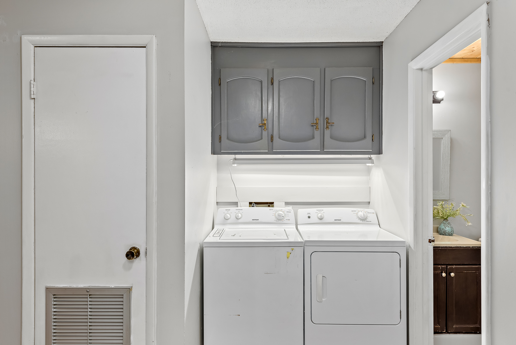 19 Anthony Cir WHT-8