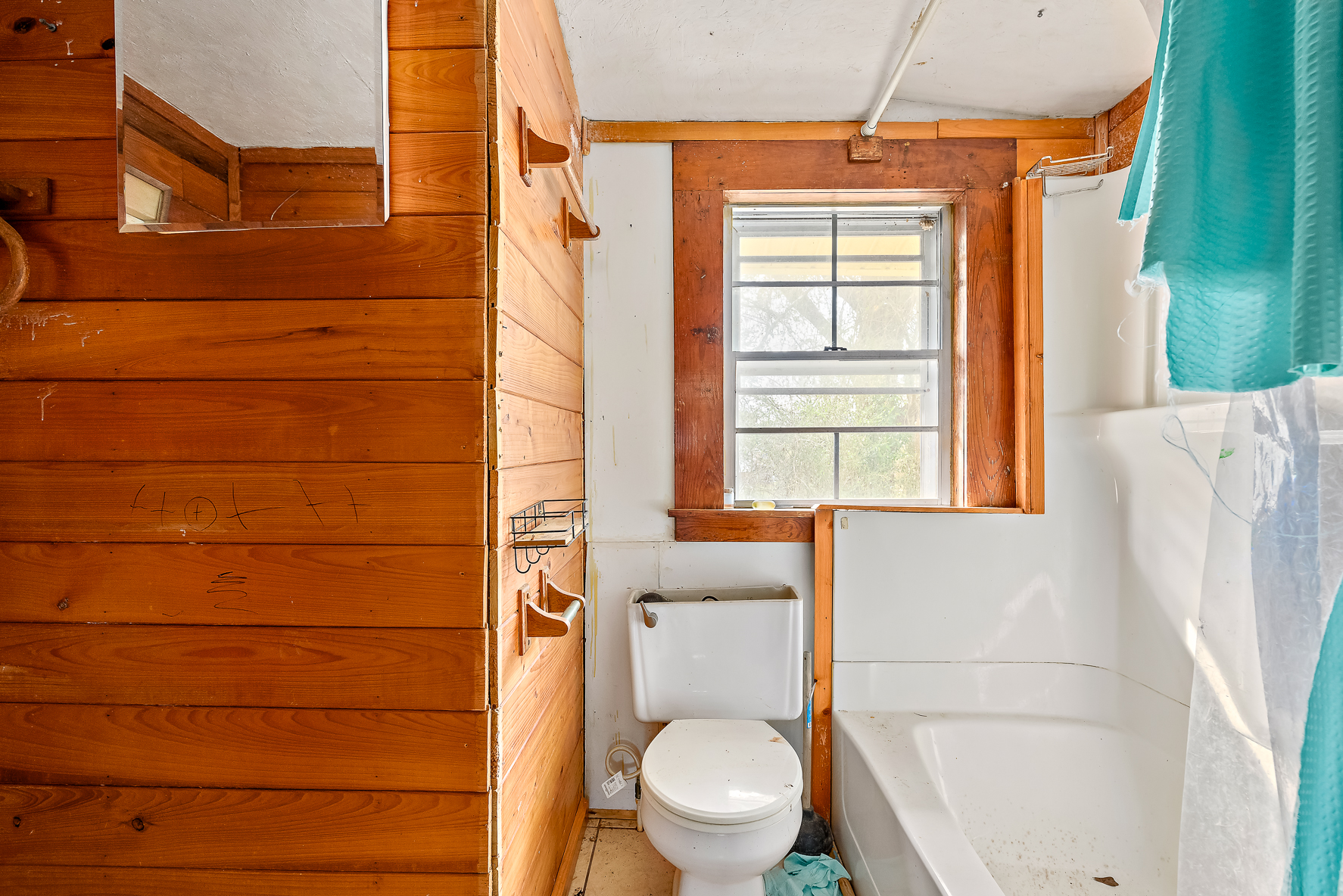 7425 Caton Rd-WHT-16