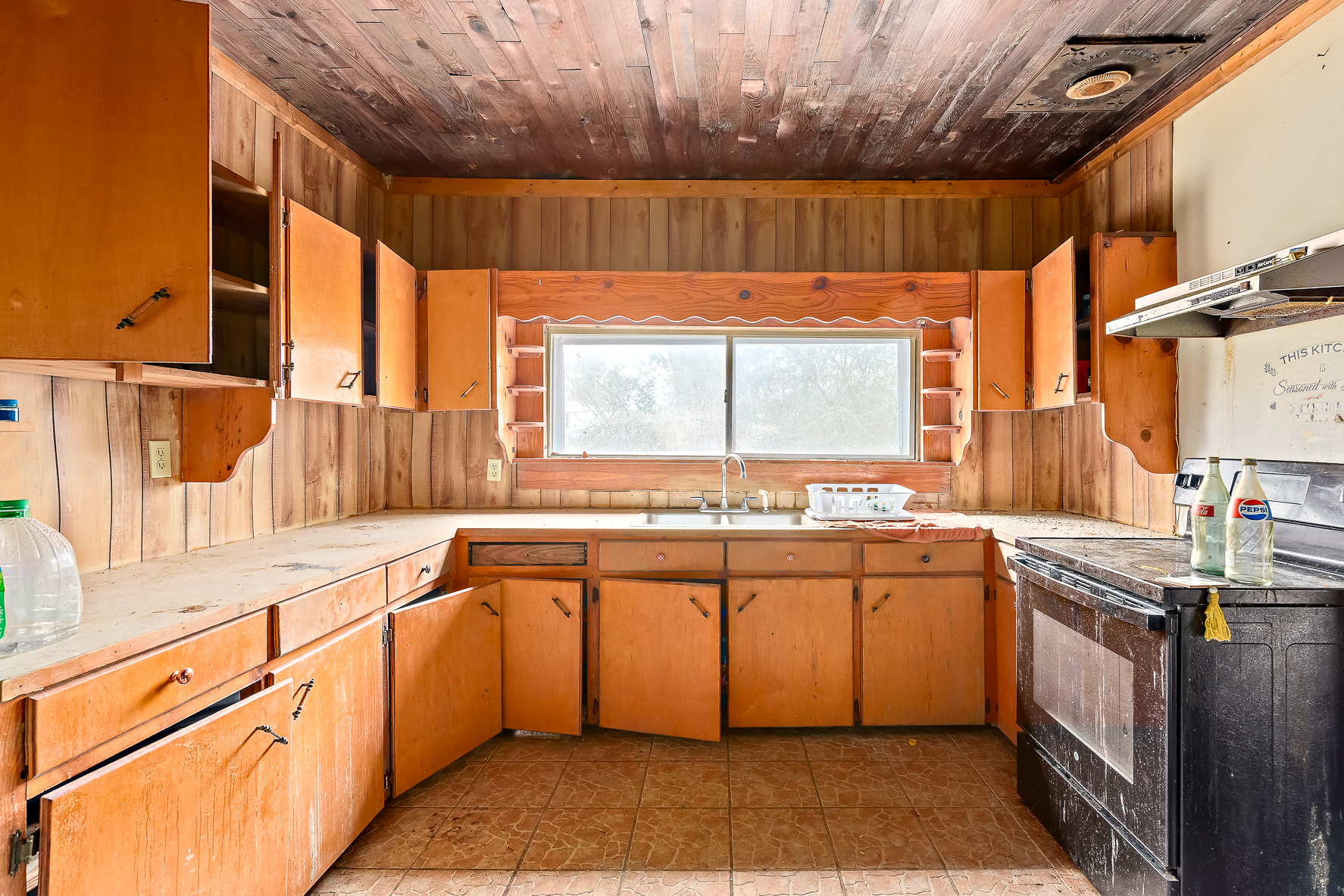 7425 Caton Rd-WHT-19