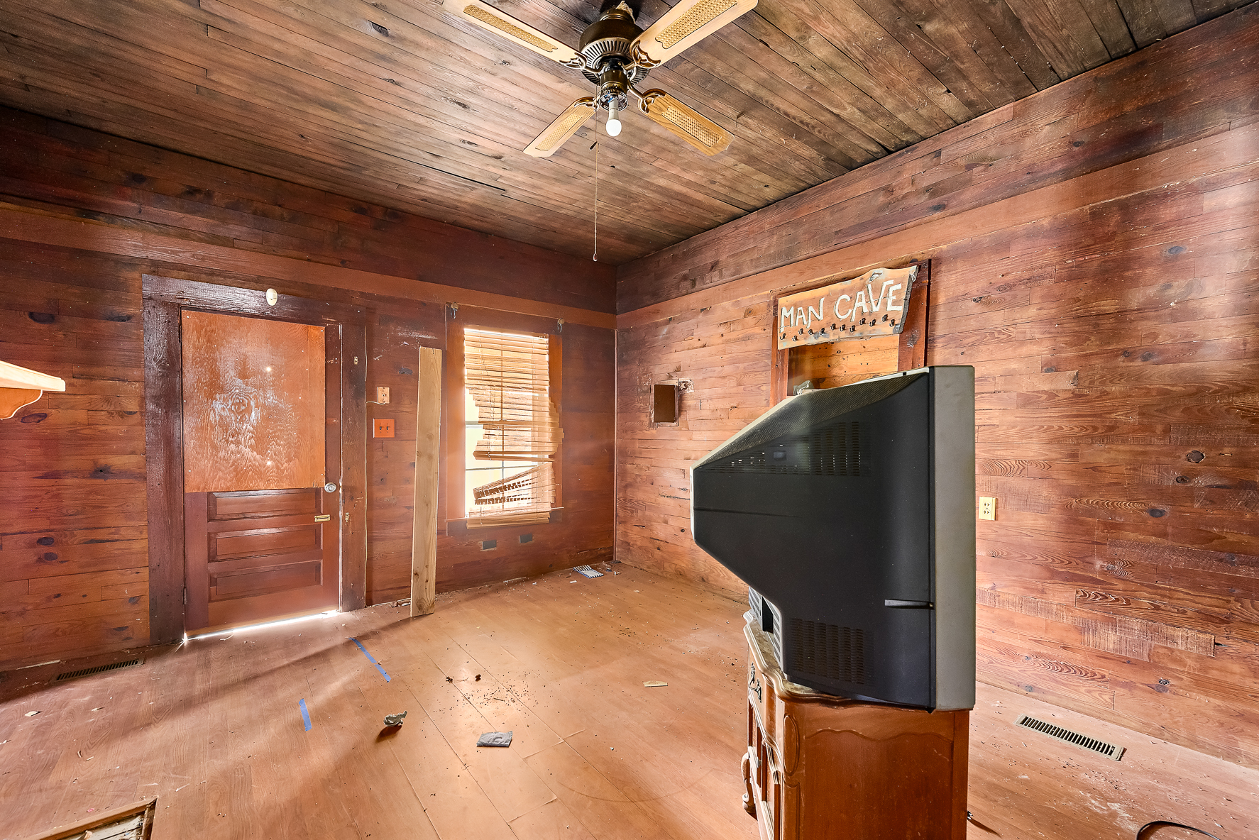 7425 Caton Rd-WHT-22