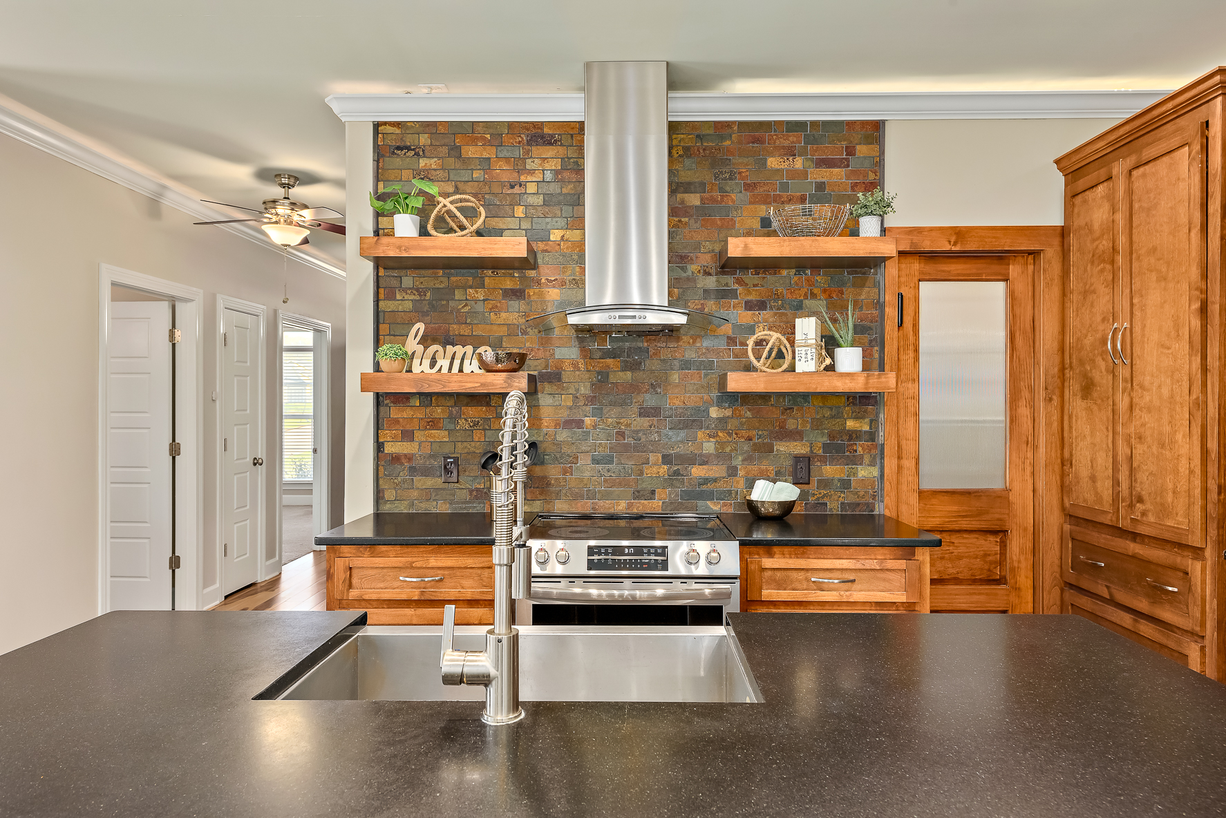 102 Valley Chase Dr WHT-20