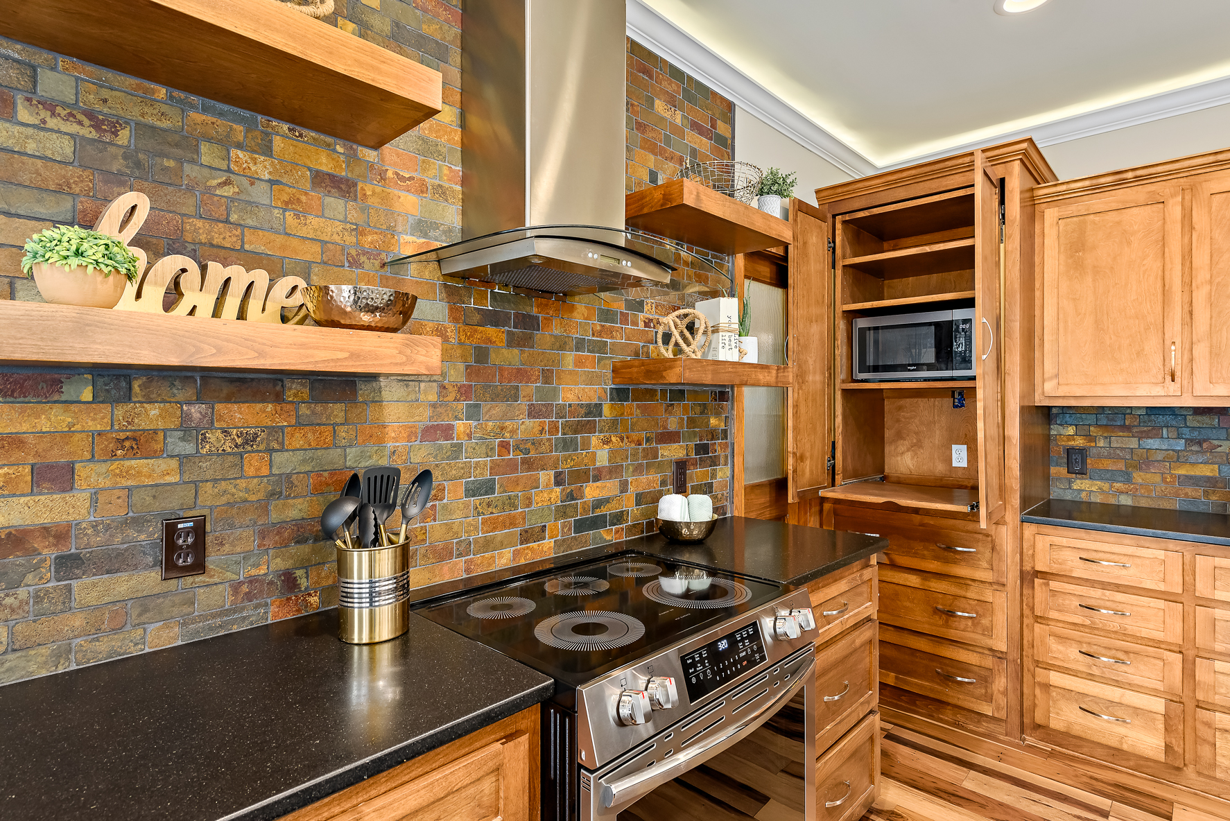 102 Valley Chase Dr WHT-22