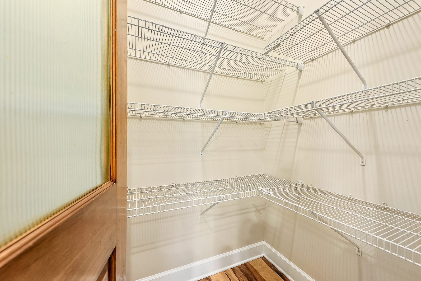 102 Valley Chase Dr WHT-24