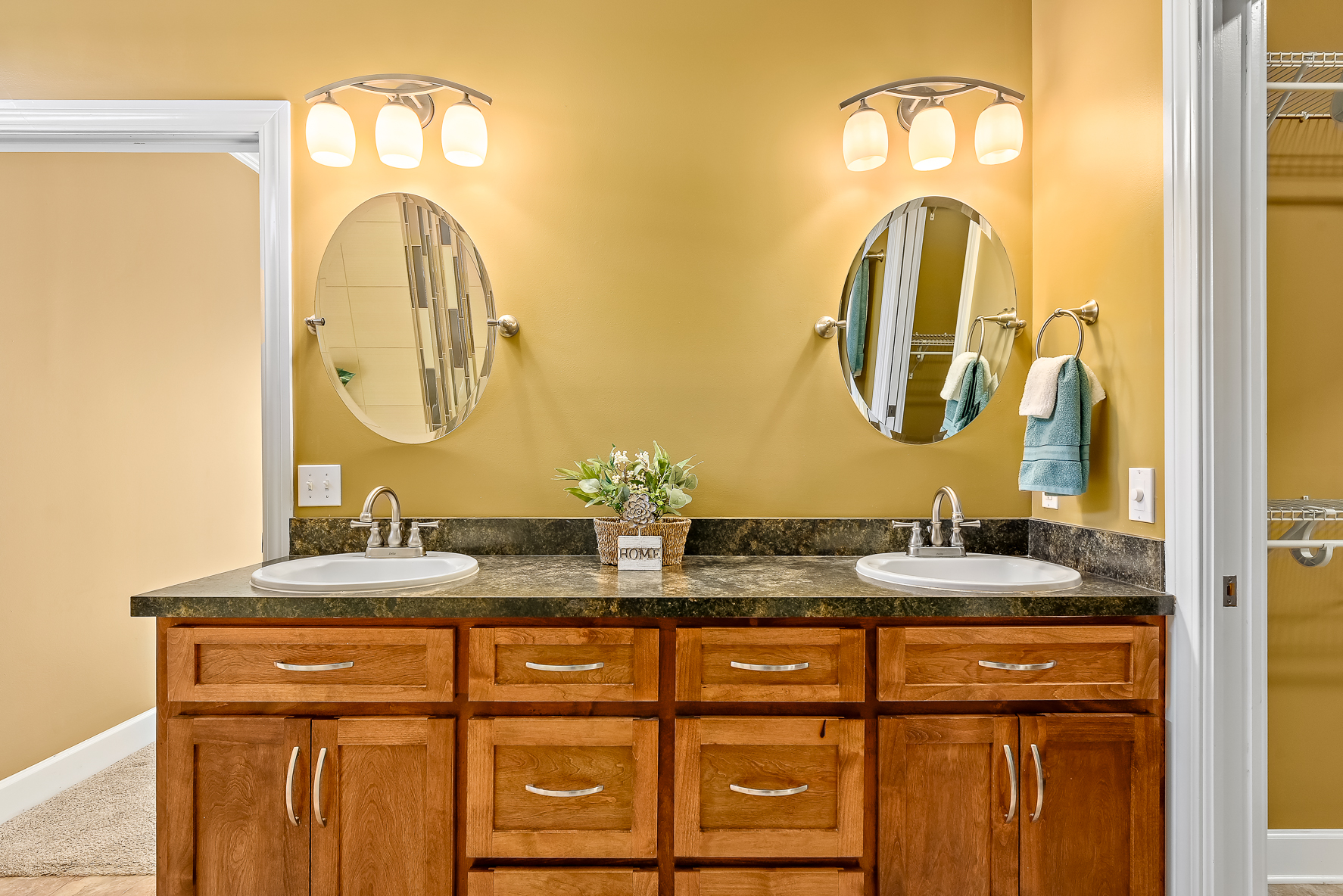 102 Valley Chase Dr WHT-31