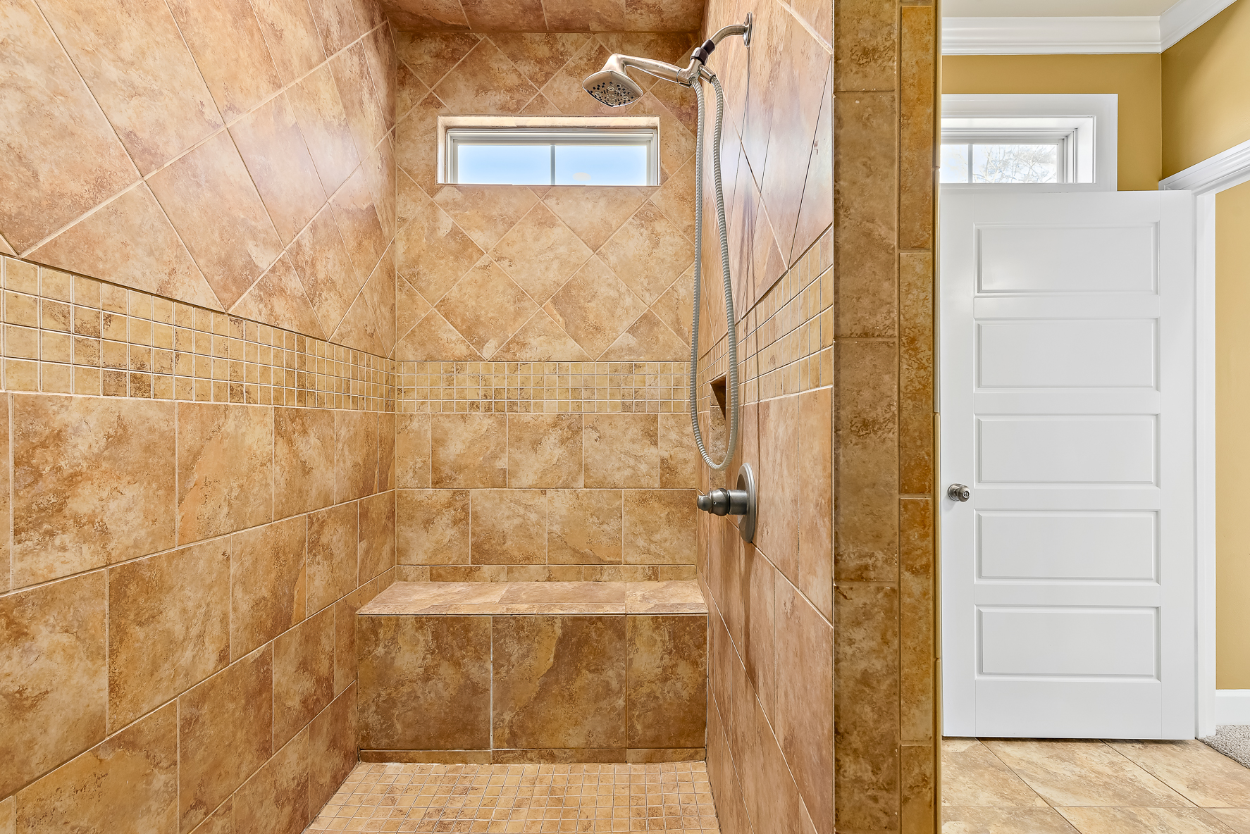 102 Valley Chase Dr WHT-32