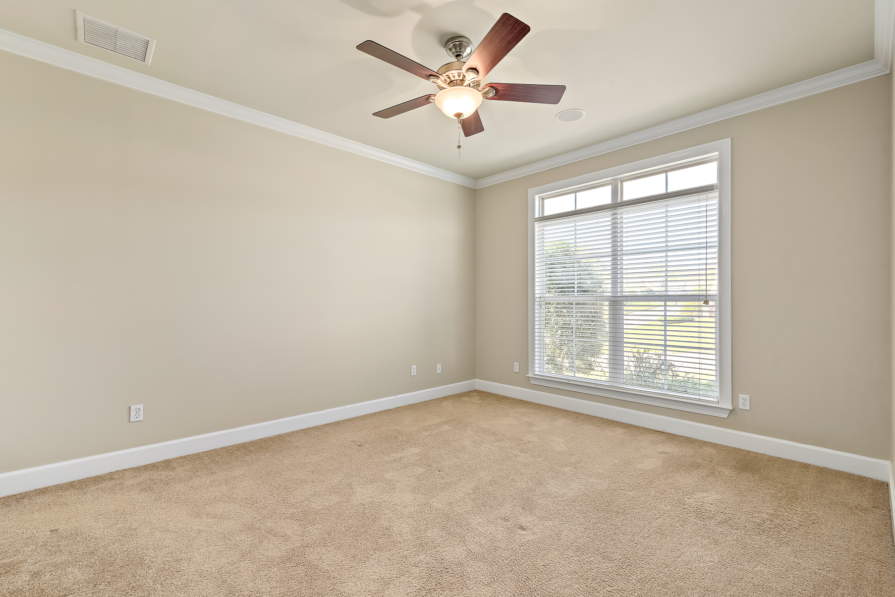 102 Valley Chase Dr WHT-37