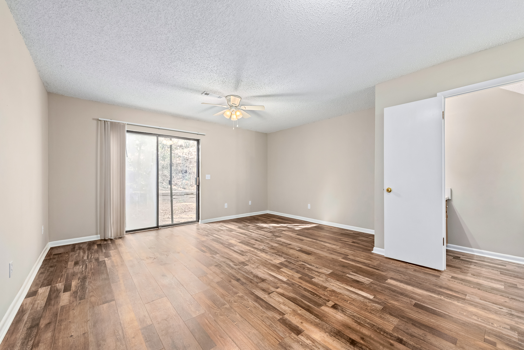 210 Candlebrook Dr WHT-11