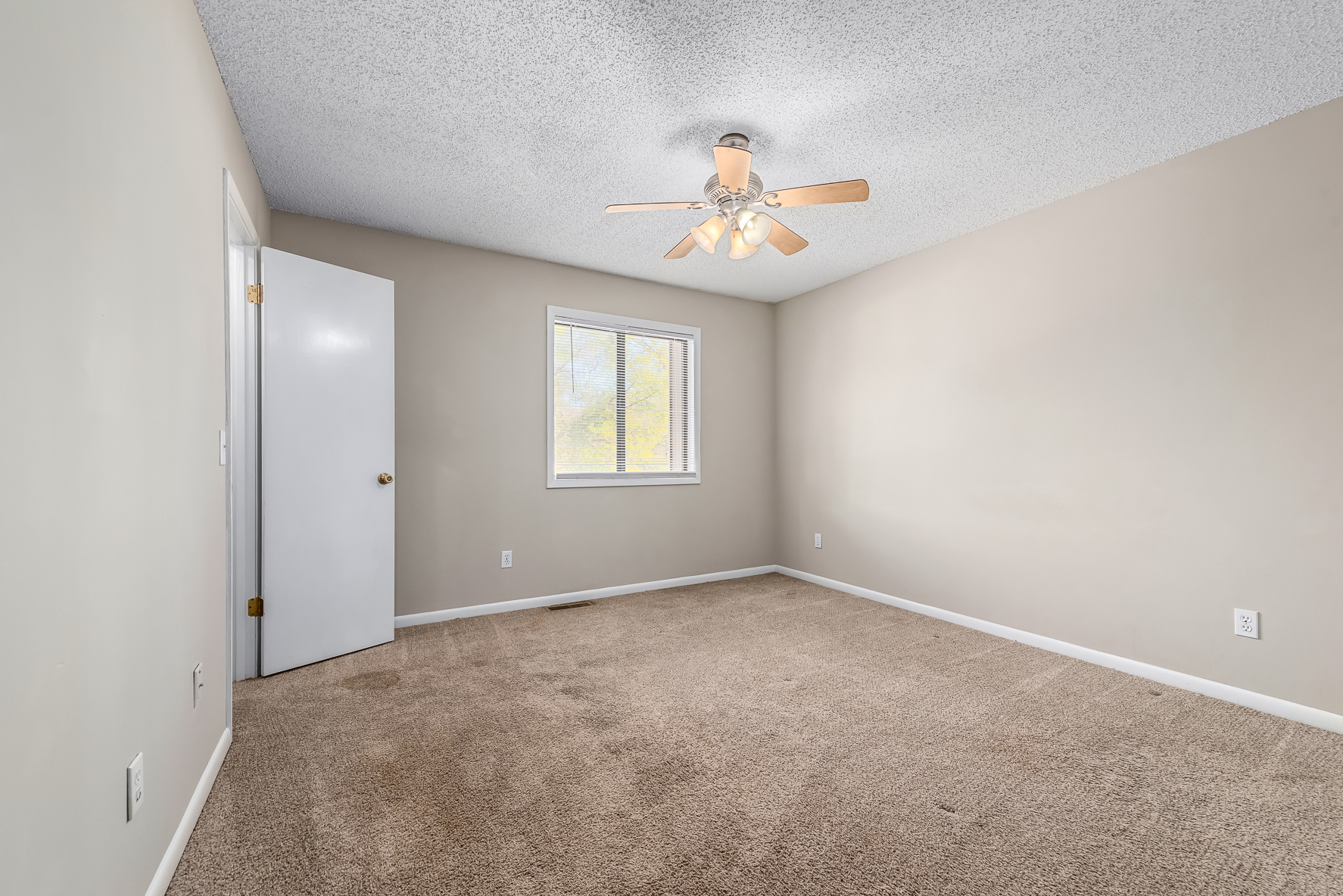 210 Candlebrook Dr WHT-18