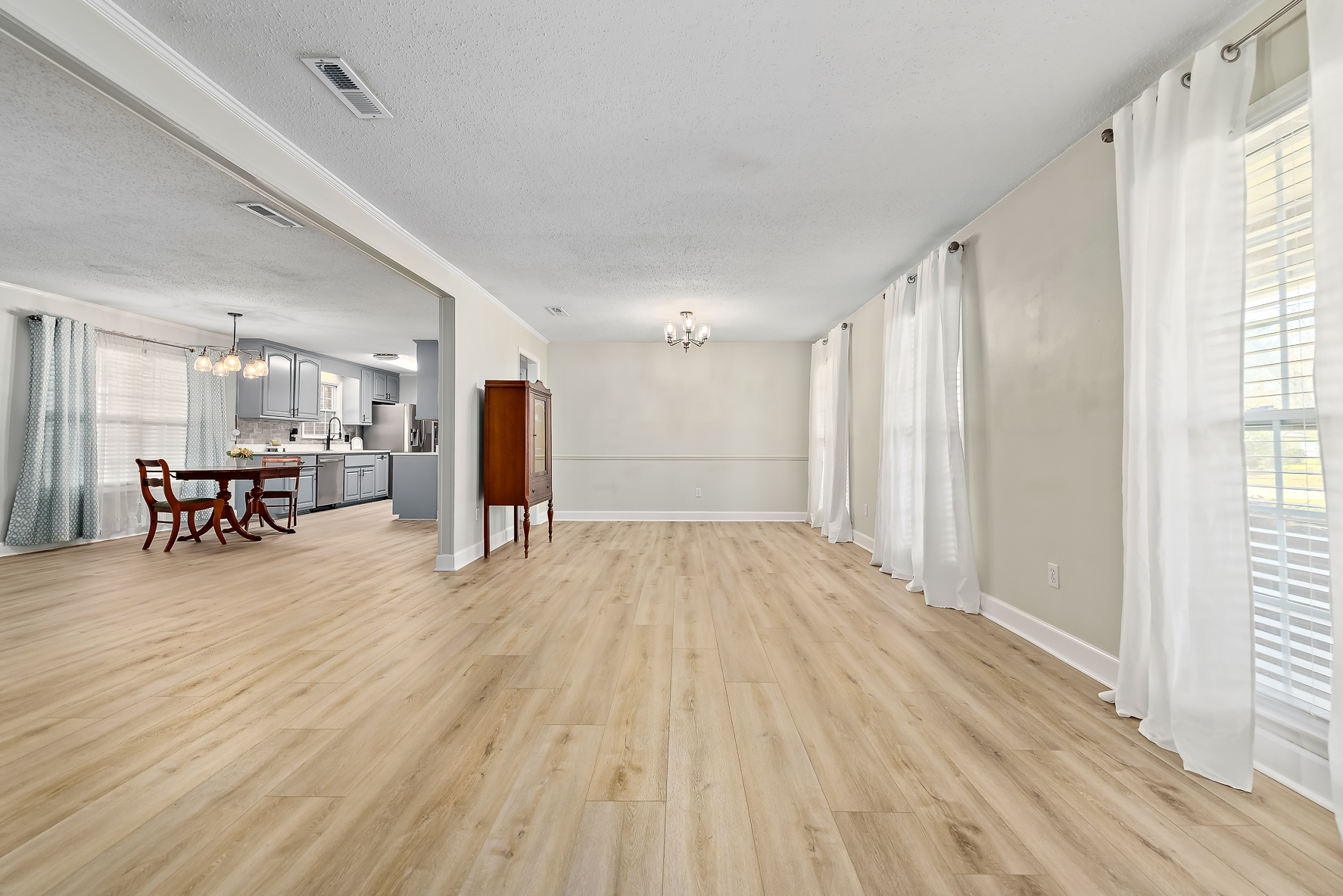 906 El Dorado Dr-WHT-20