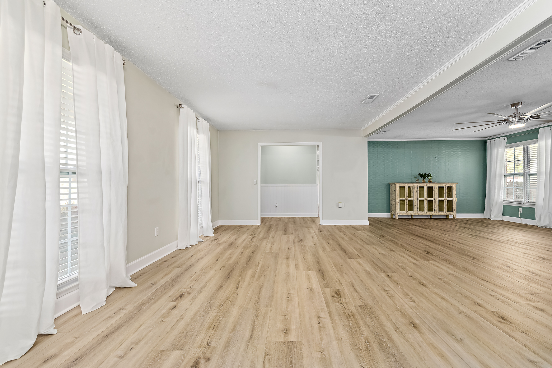 906 El Dorado Dr-WHT-21