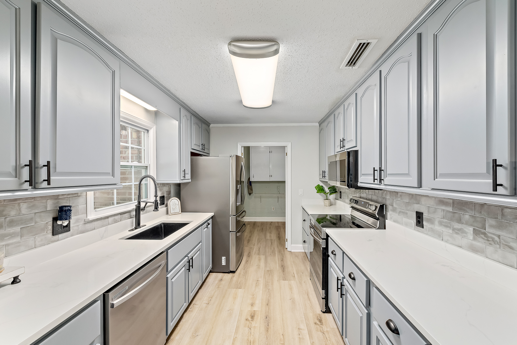 906 El Dorado Dr-WHT-26