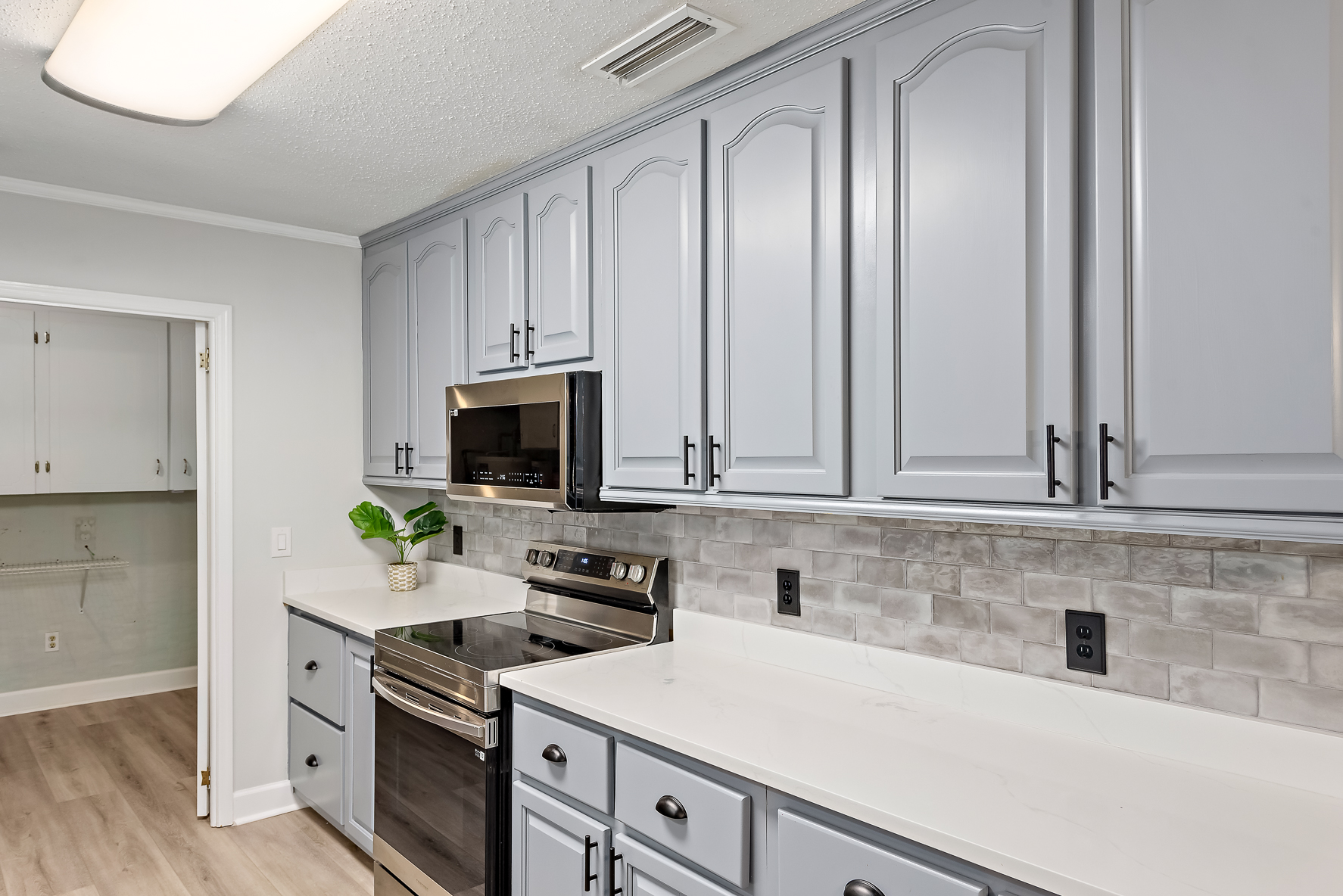 906 El Dorado Dr-WHT-28