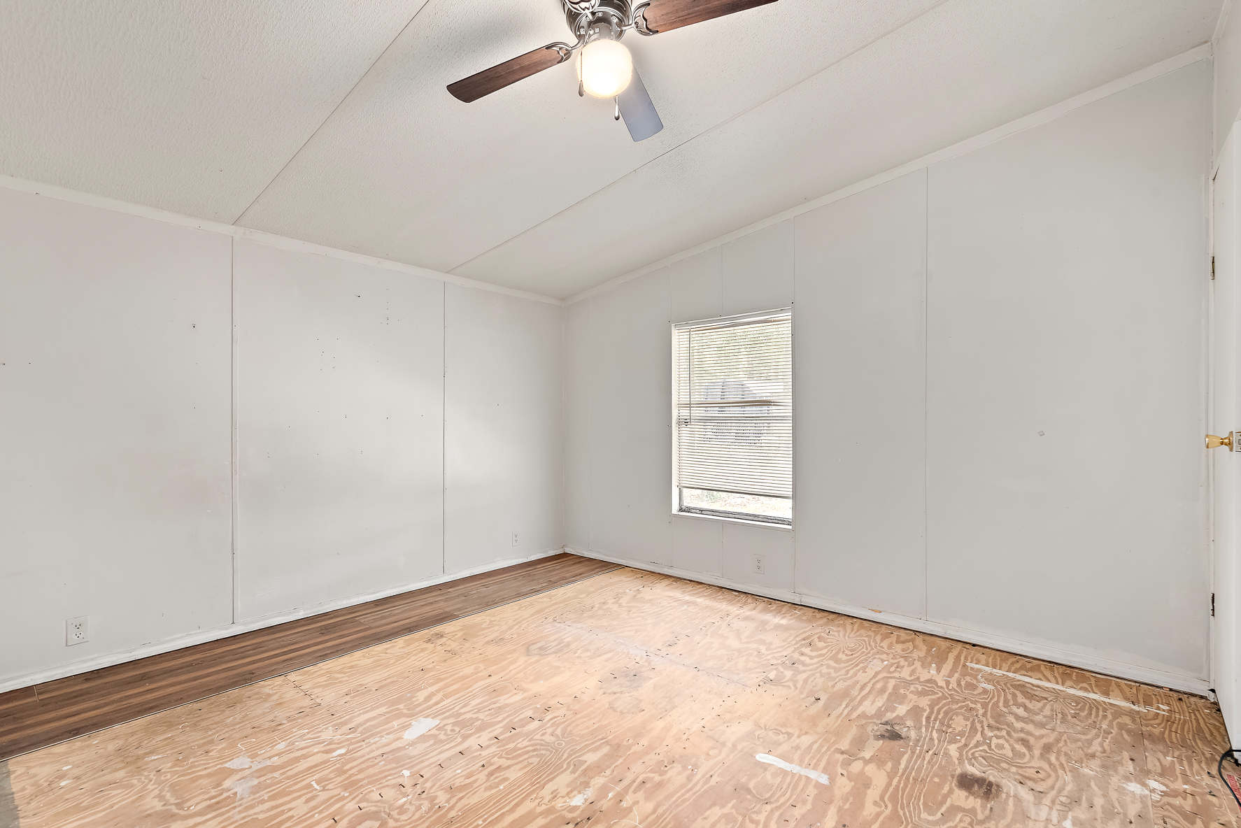 575 Knob Hill Creek-WHT_29