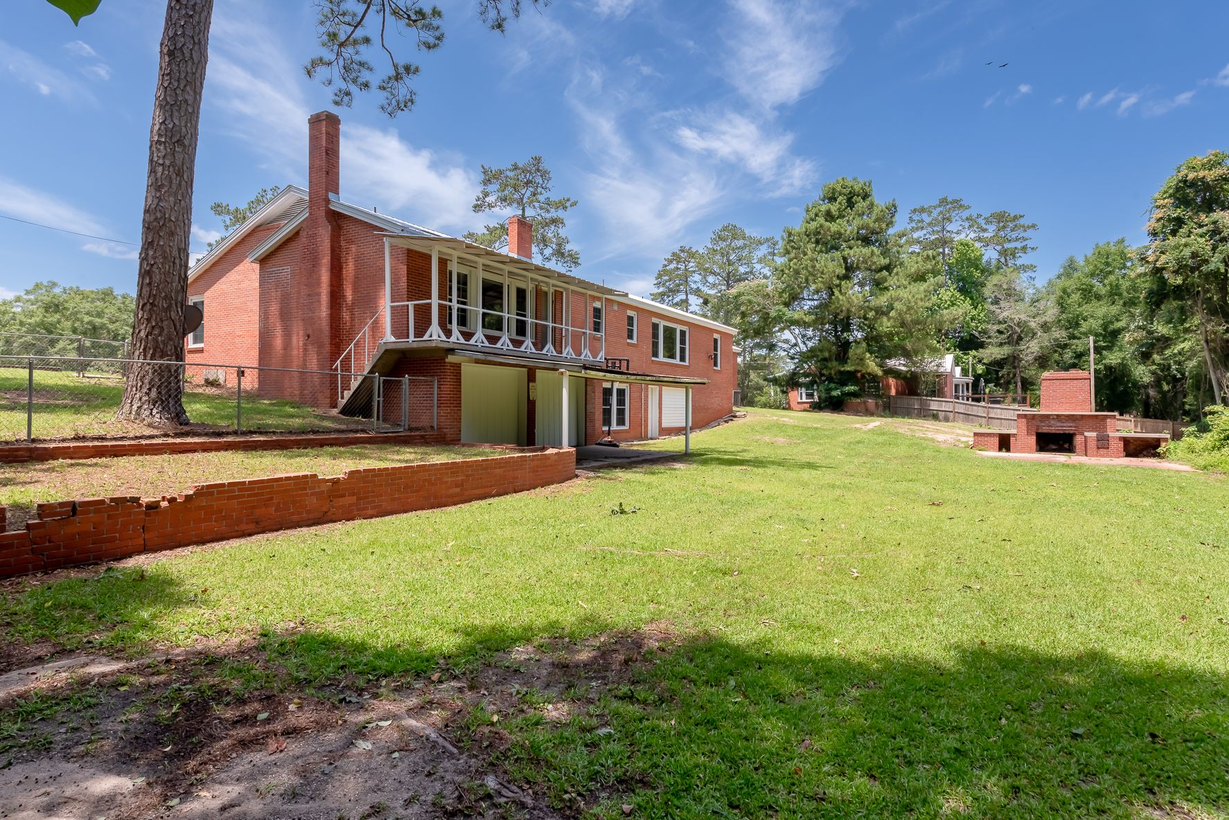 561 Davis St-WHT_12
