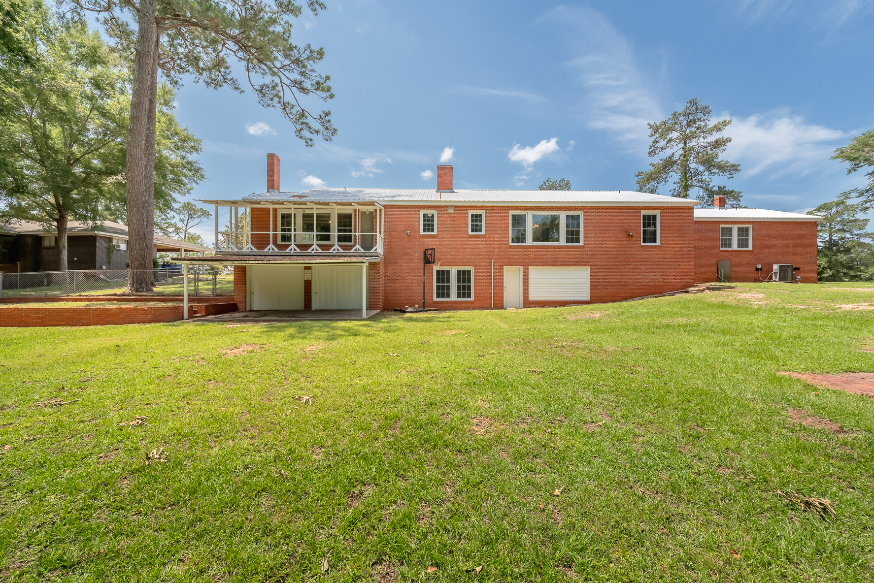 561 Davis St-WHT_13