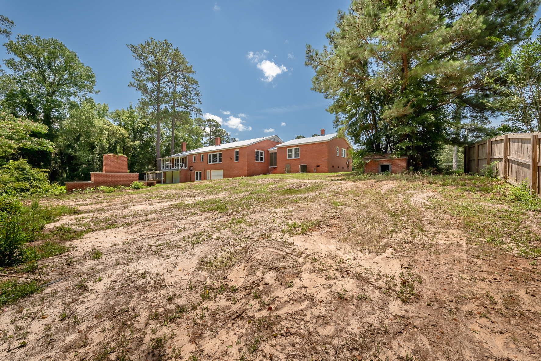 561 Davis St-WHT_17