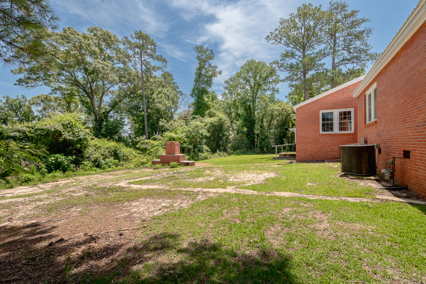 561 Davis St-WHT_18