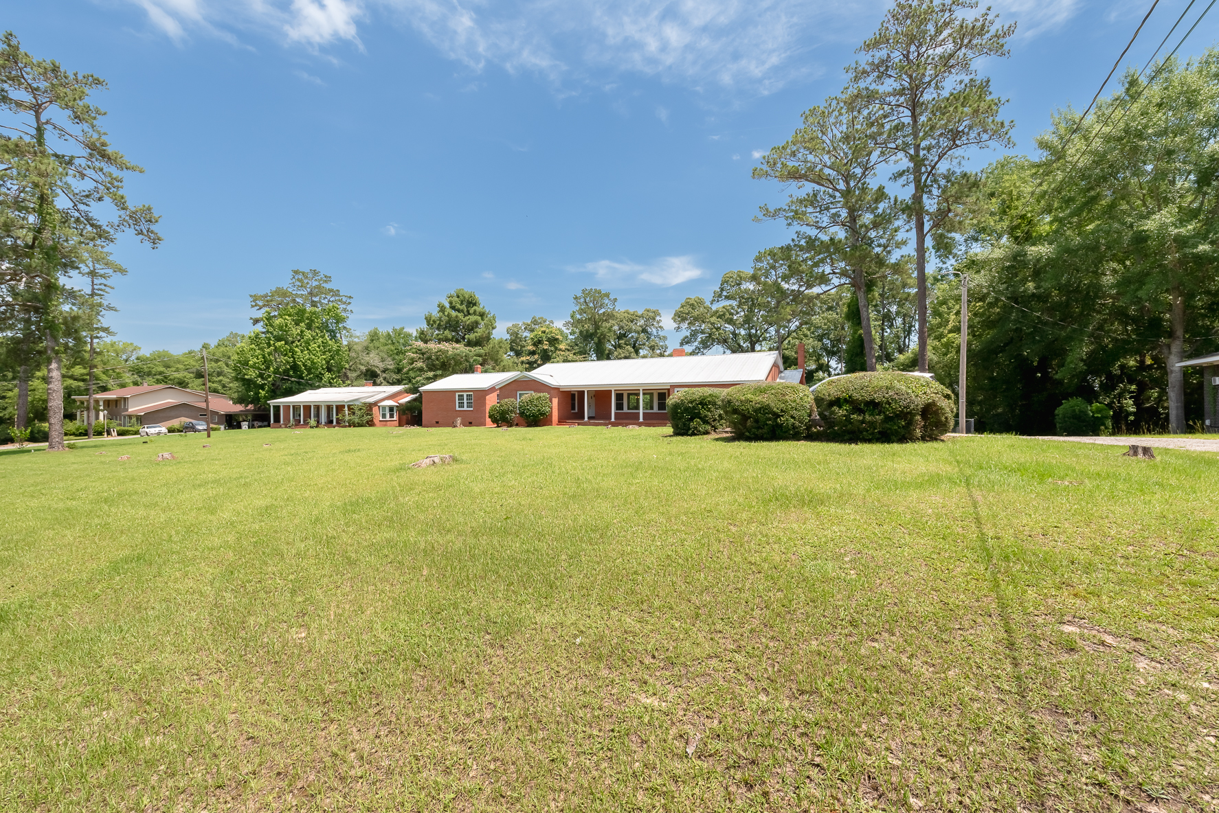 561 Davis St-WHT_2
