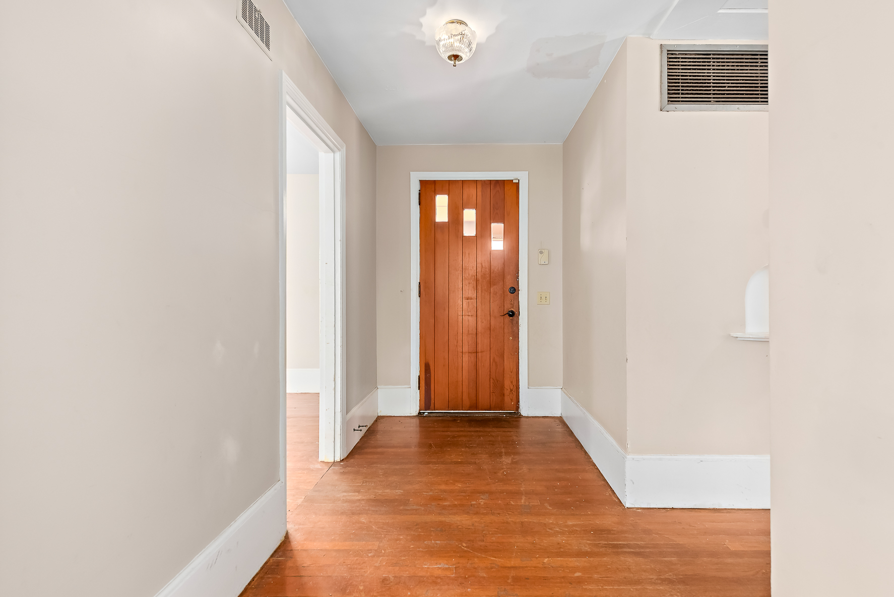 561 Davis St-WHT_20