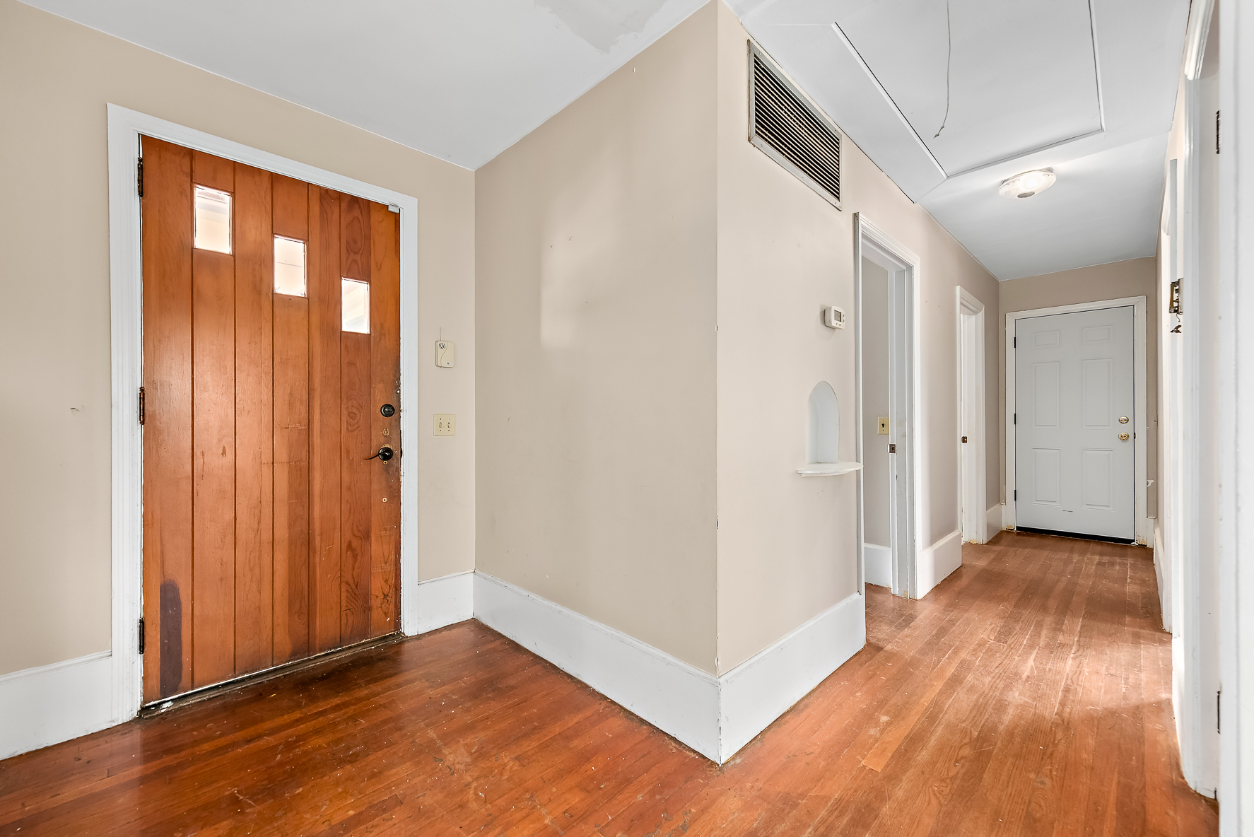 561 Davis St-WHT_21