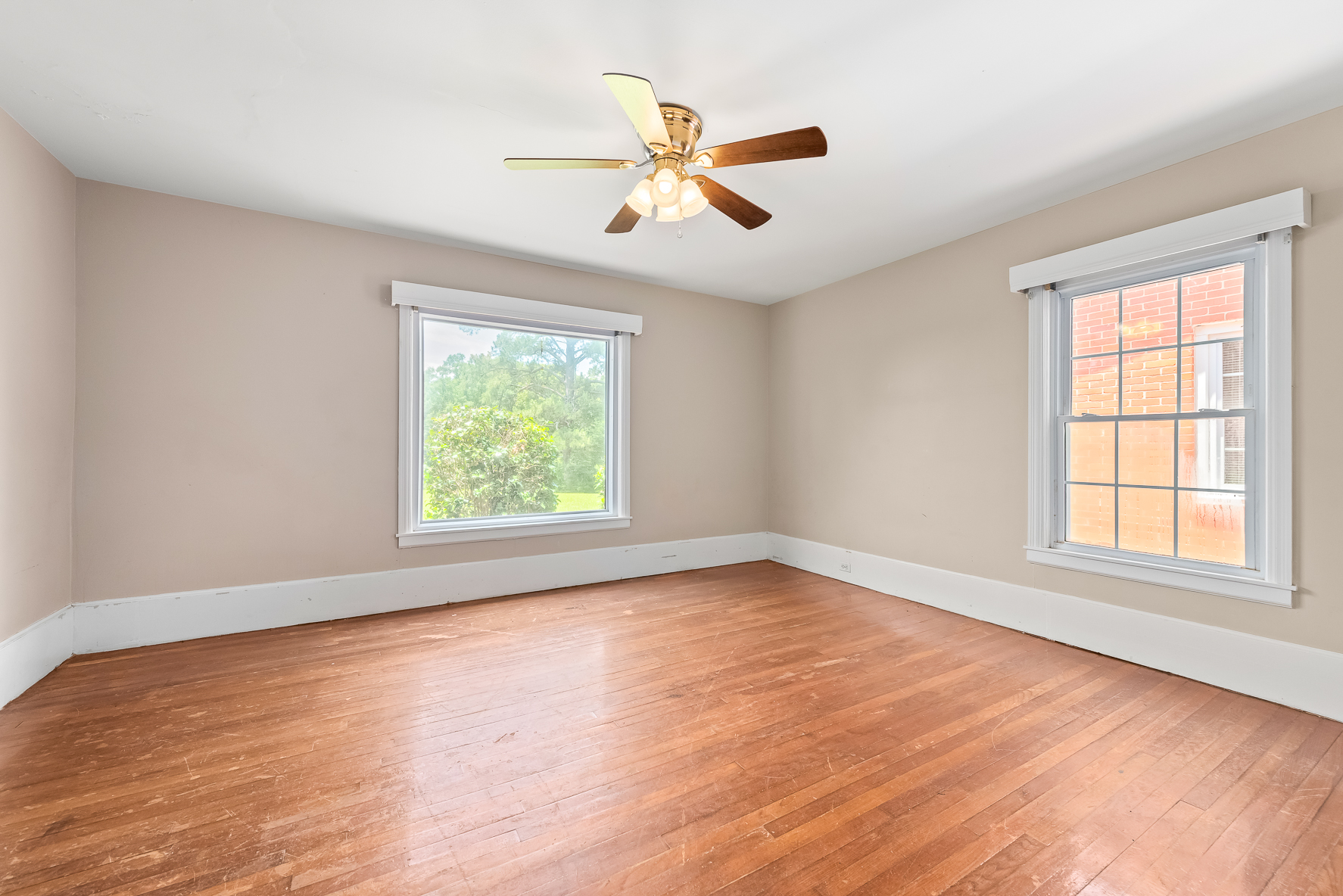 561 Davis St-WHT_22