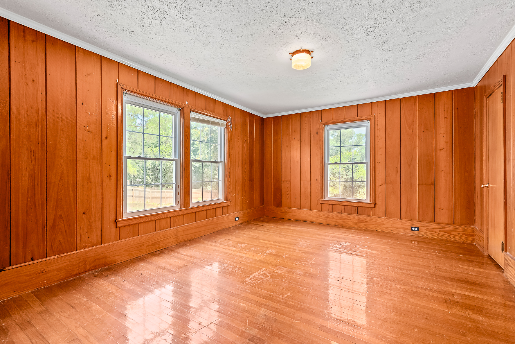561 Davis St-WHT_27