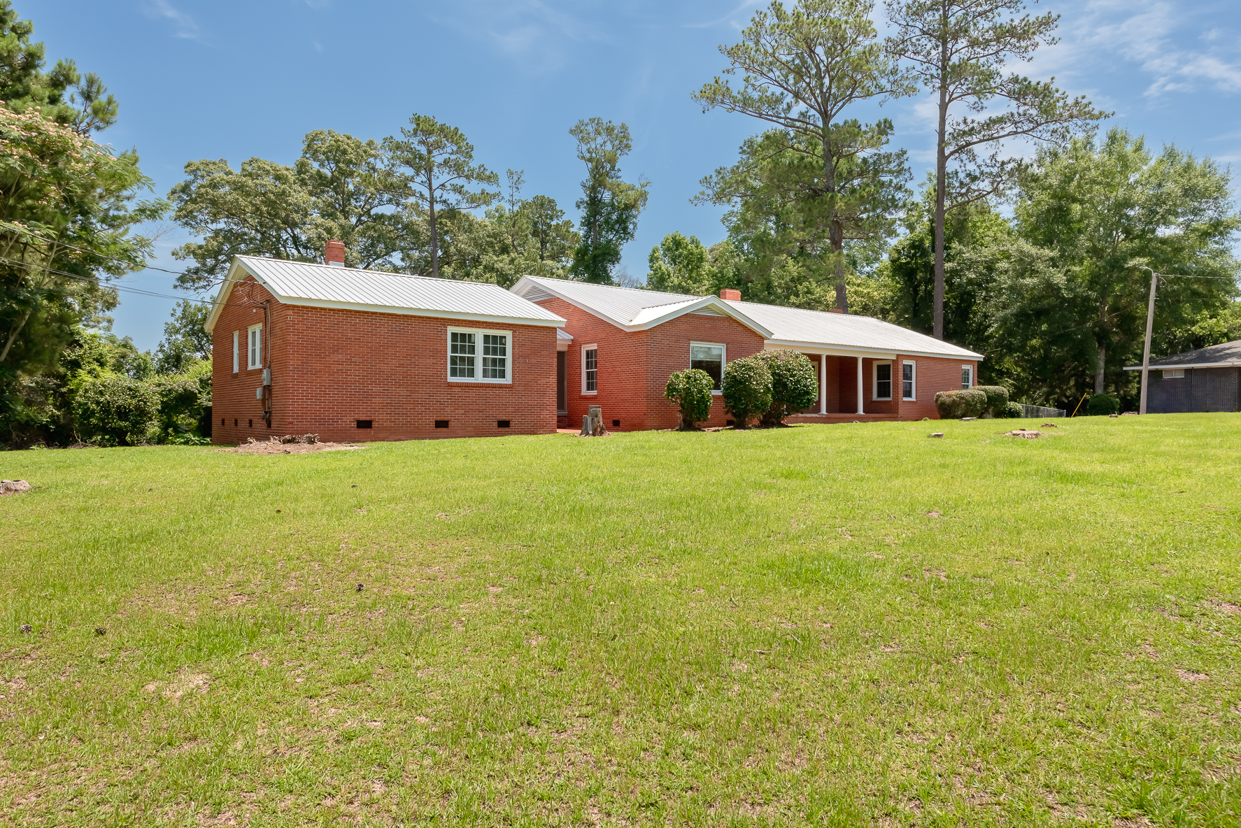 561 Davis St-WHT_4