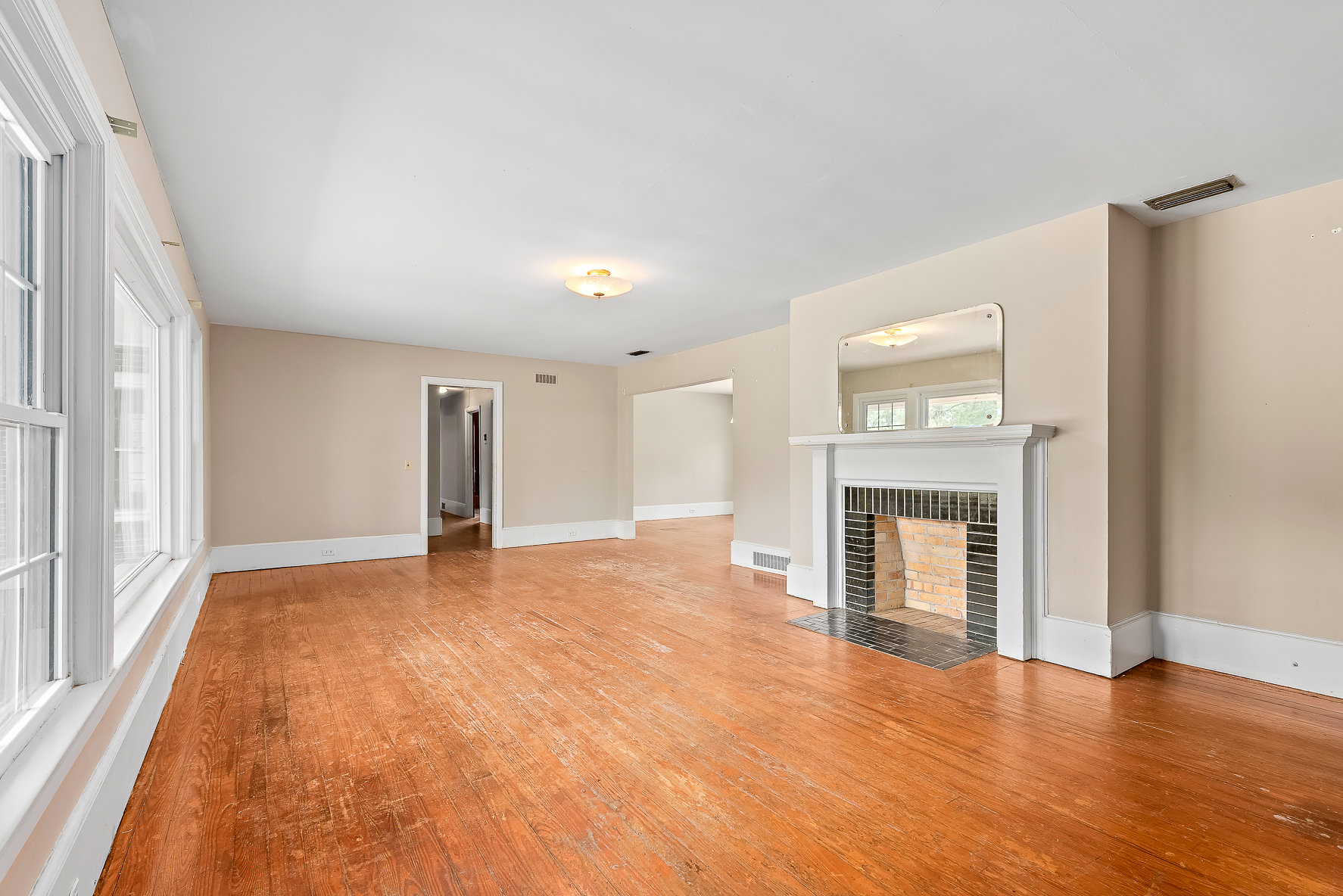 561 Davis St-WHT_41