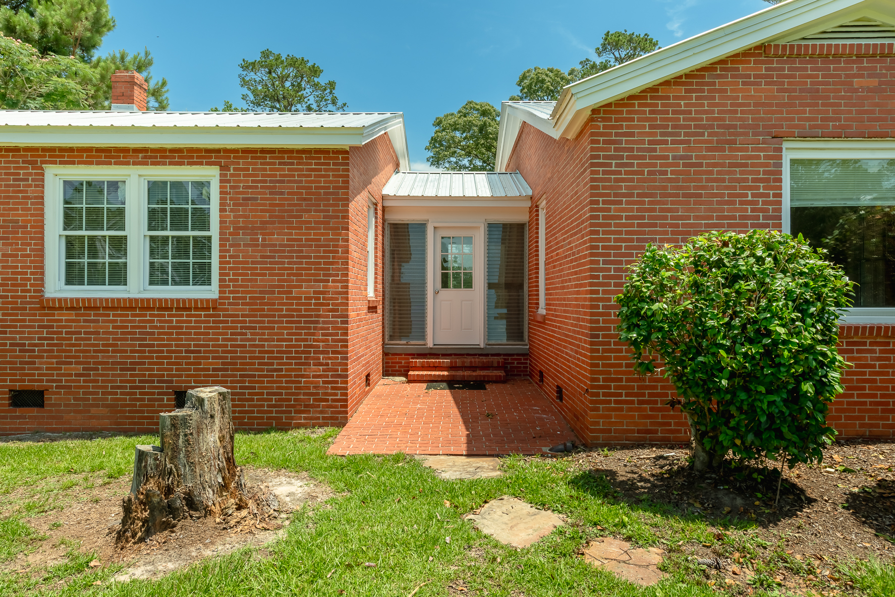 561 Davis St-WHT_8