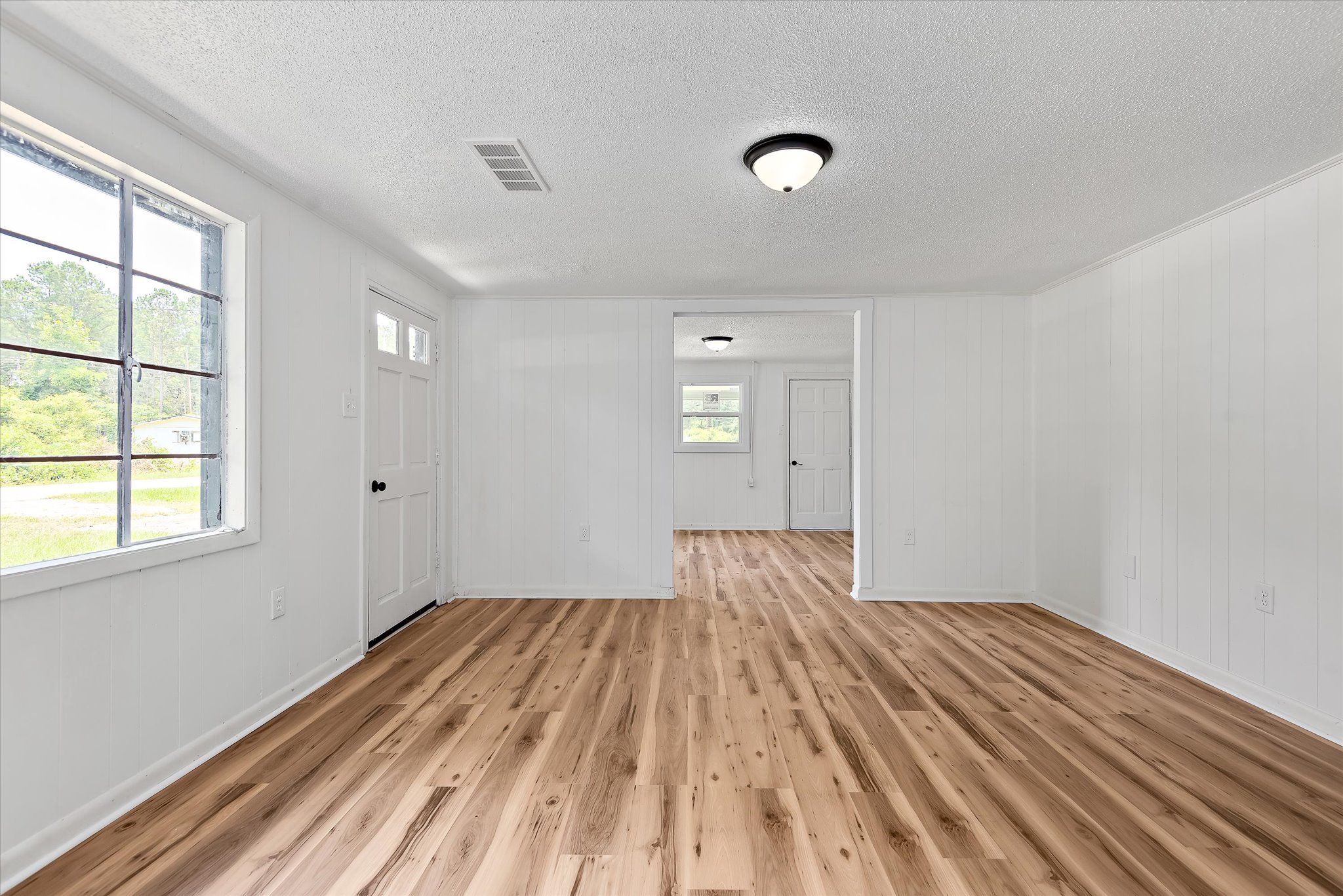 10-29469-Oakey-St-10