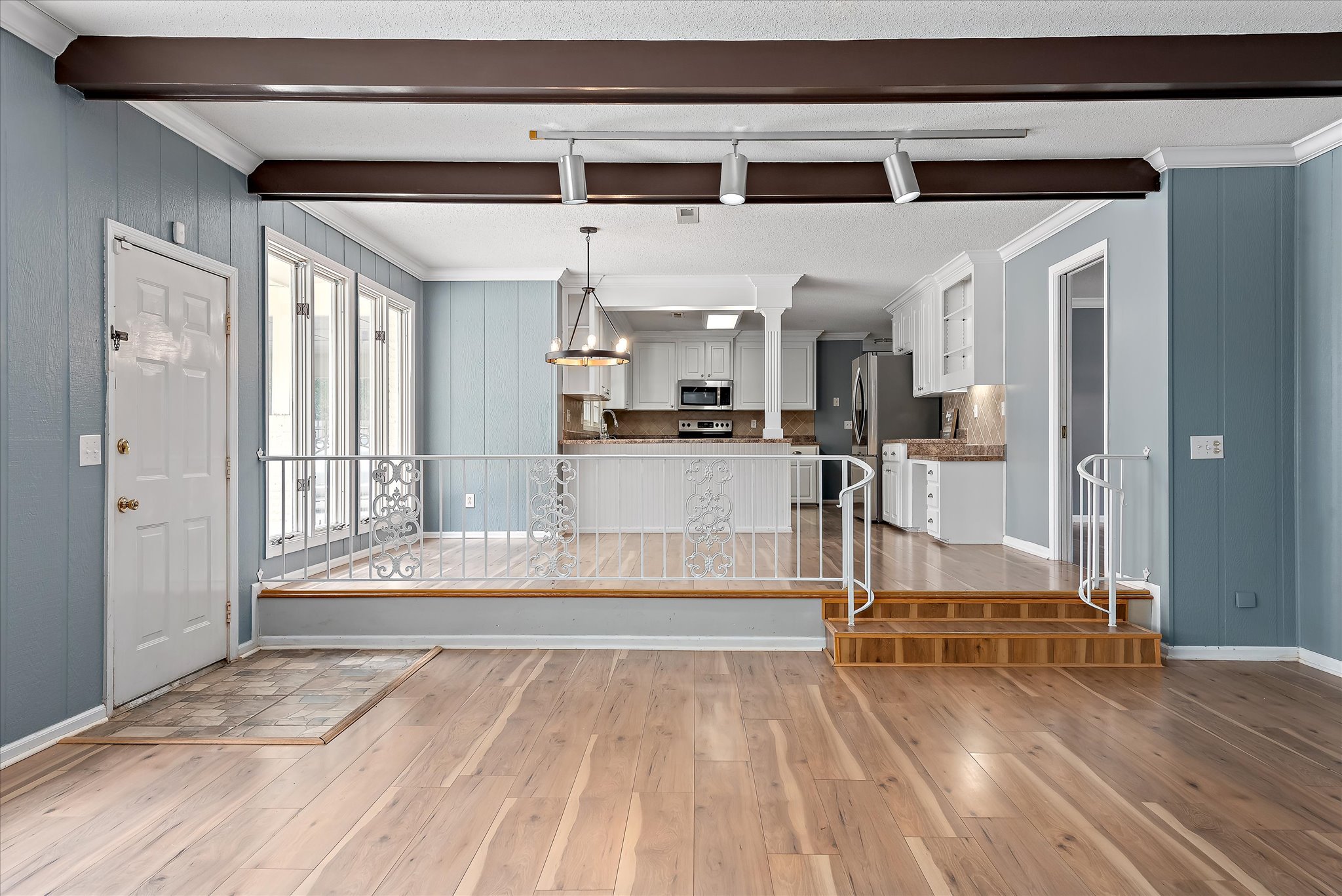 16-3507-Huntington-Place-16