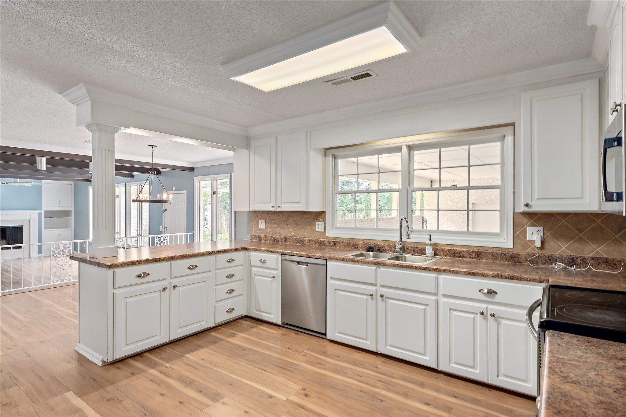 20-3507-Huntington-Place-20