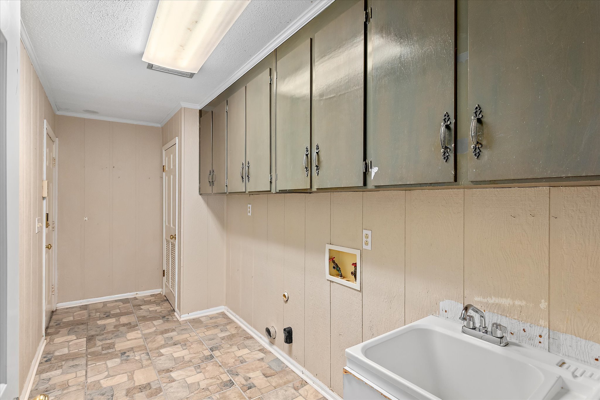22-3507-Huntington-Place-22