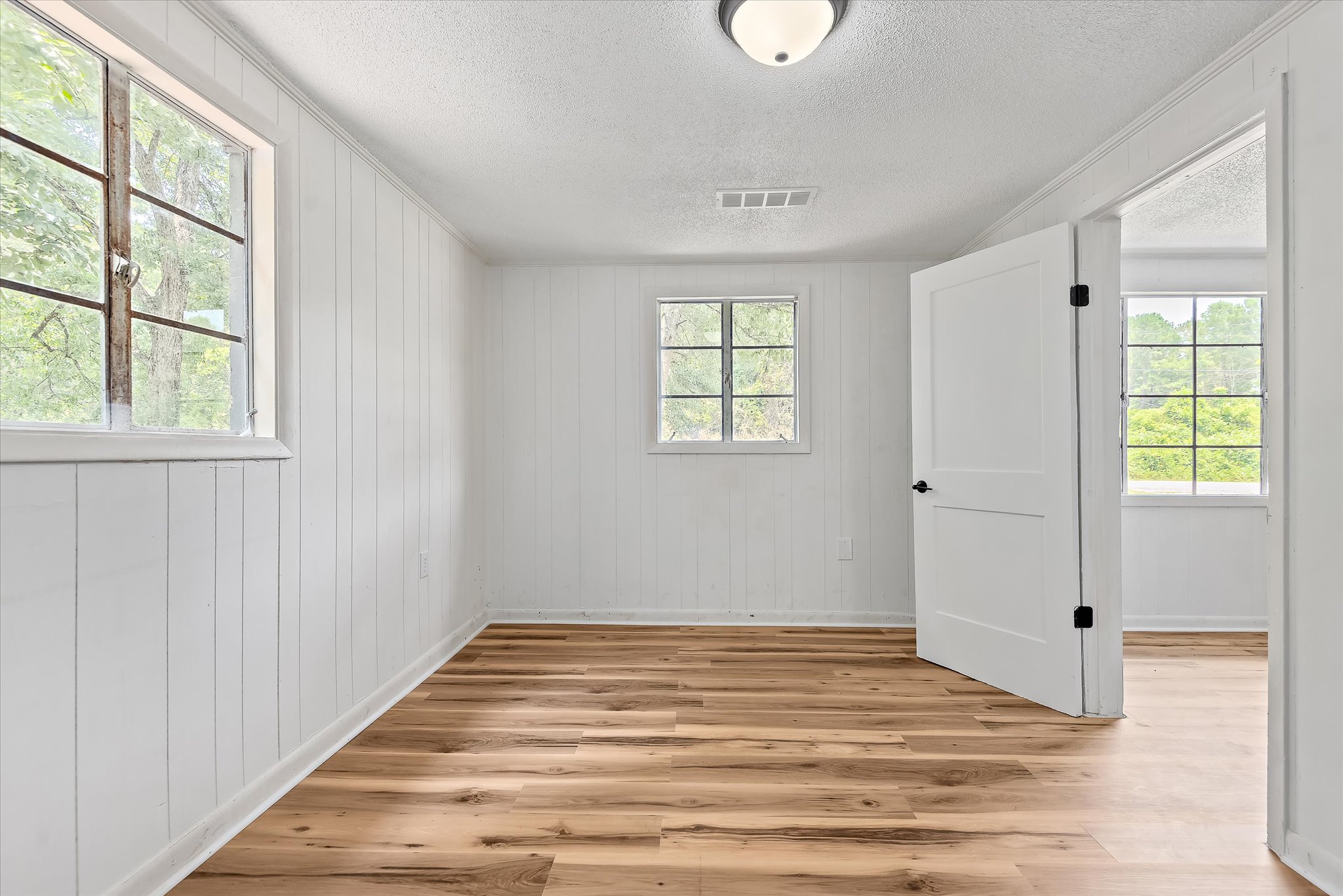 23-29469-Oakey-St-23