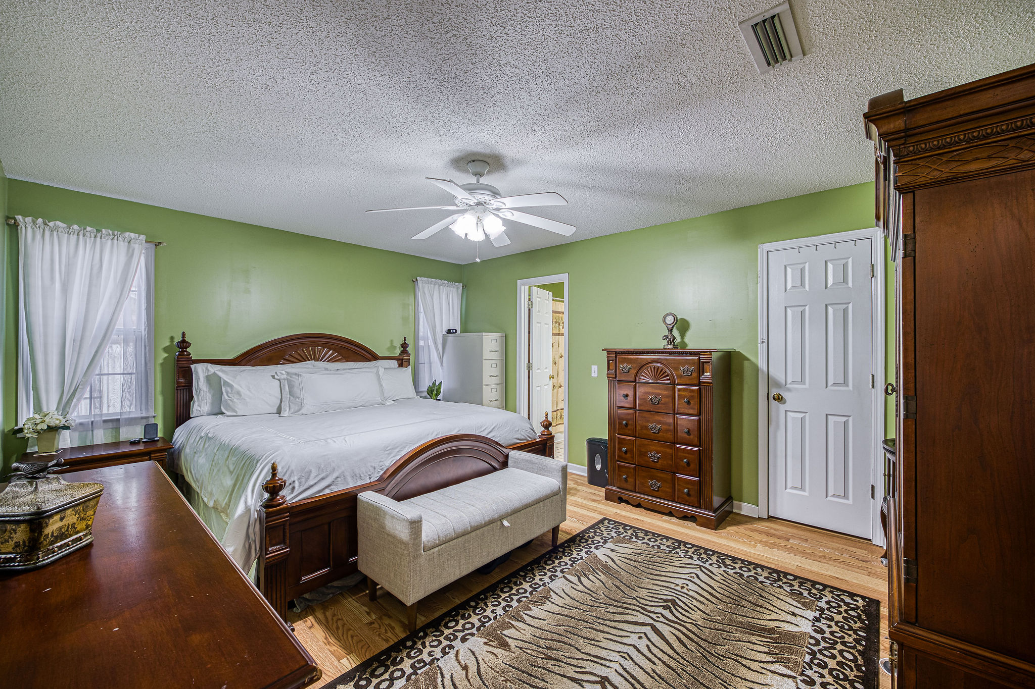 2905thorndale-18