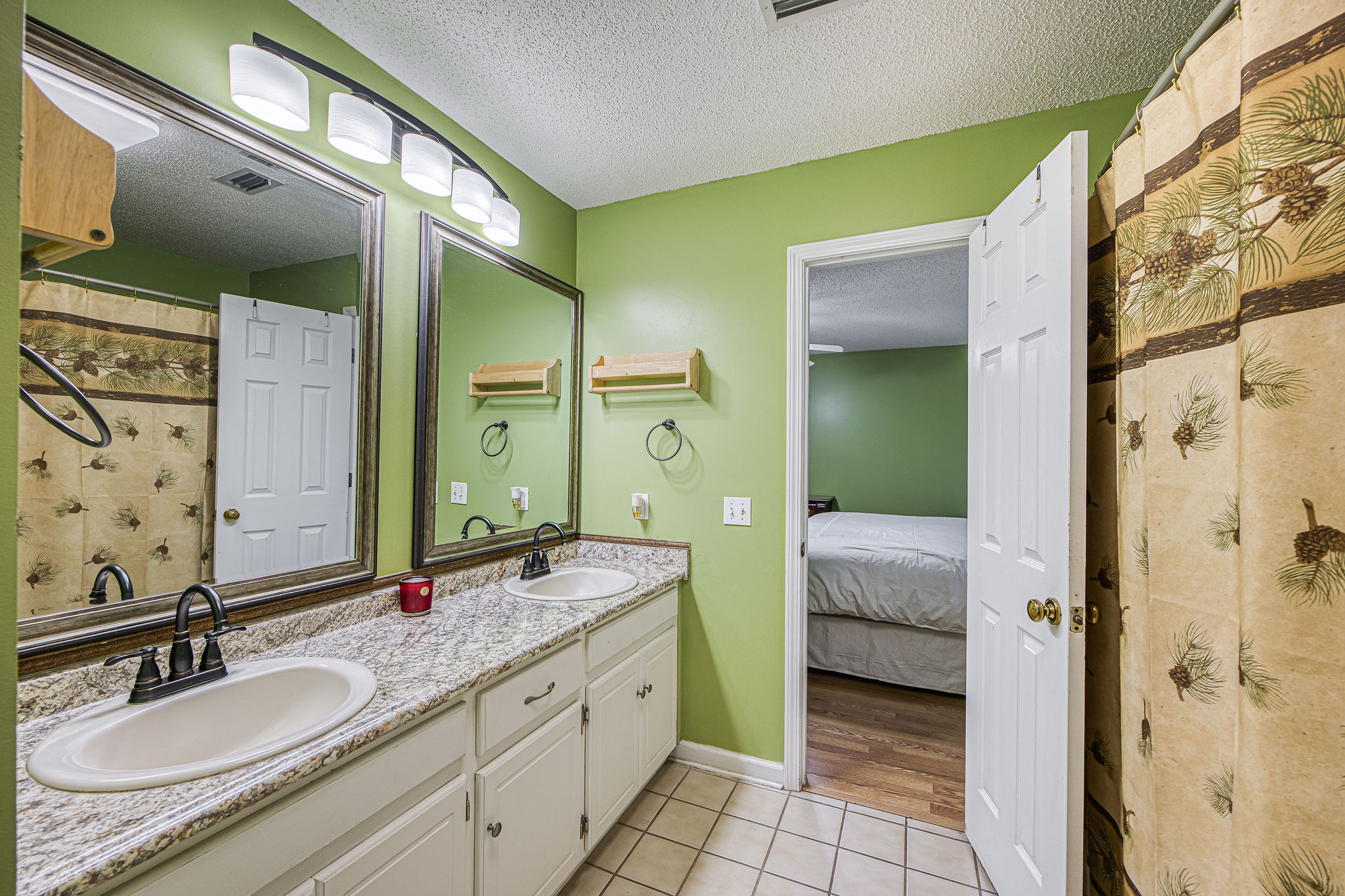 2905thorndale-21