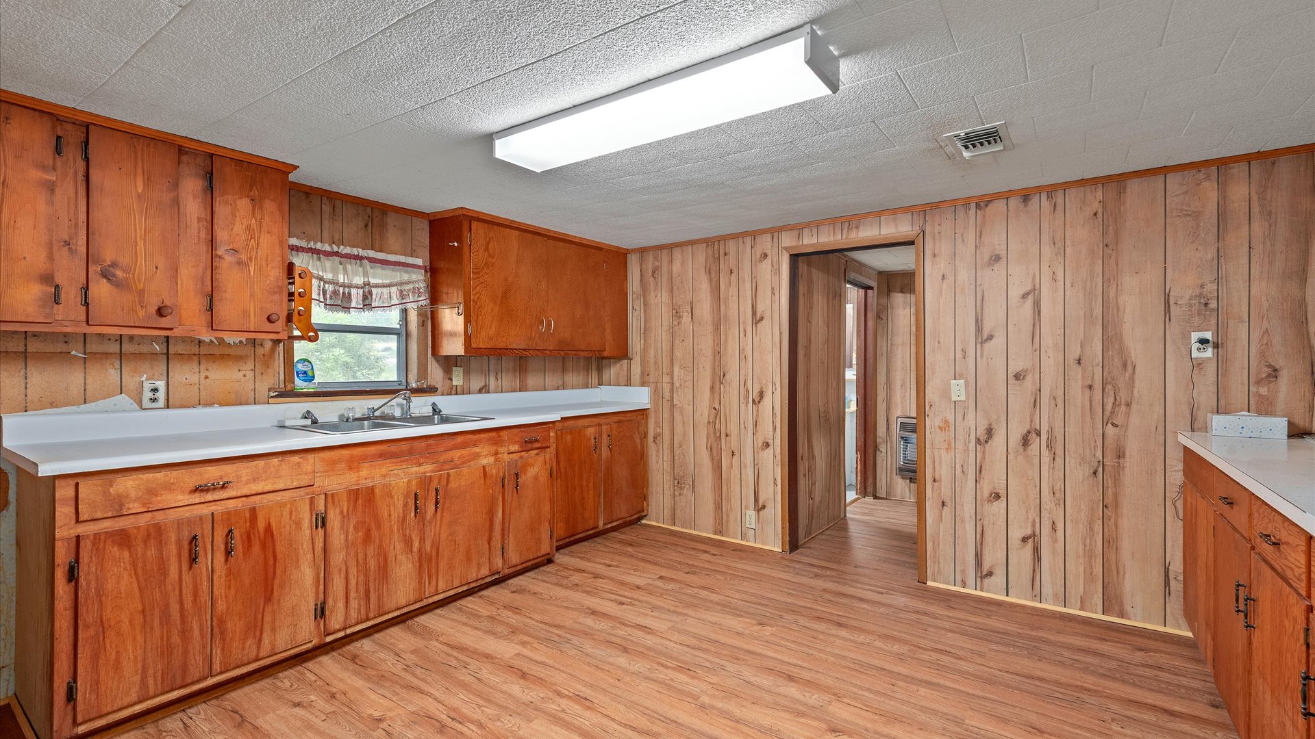 12-505-Eagen-Ave-12