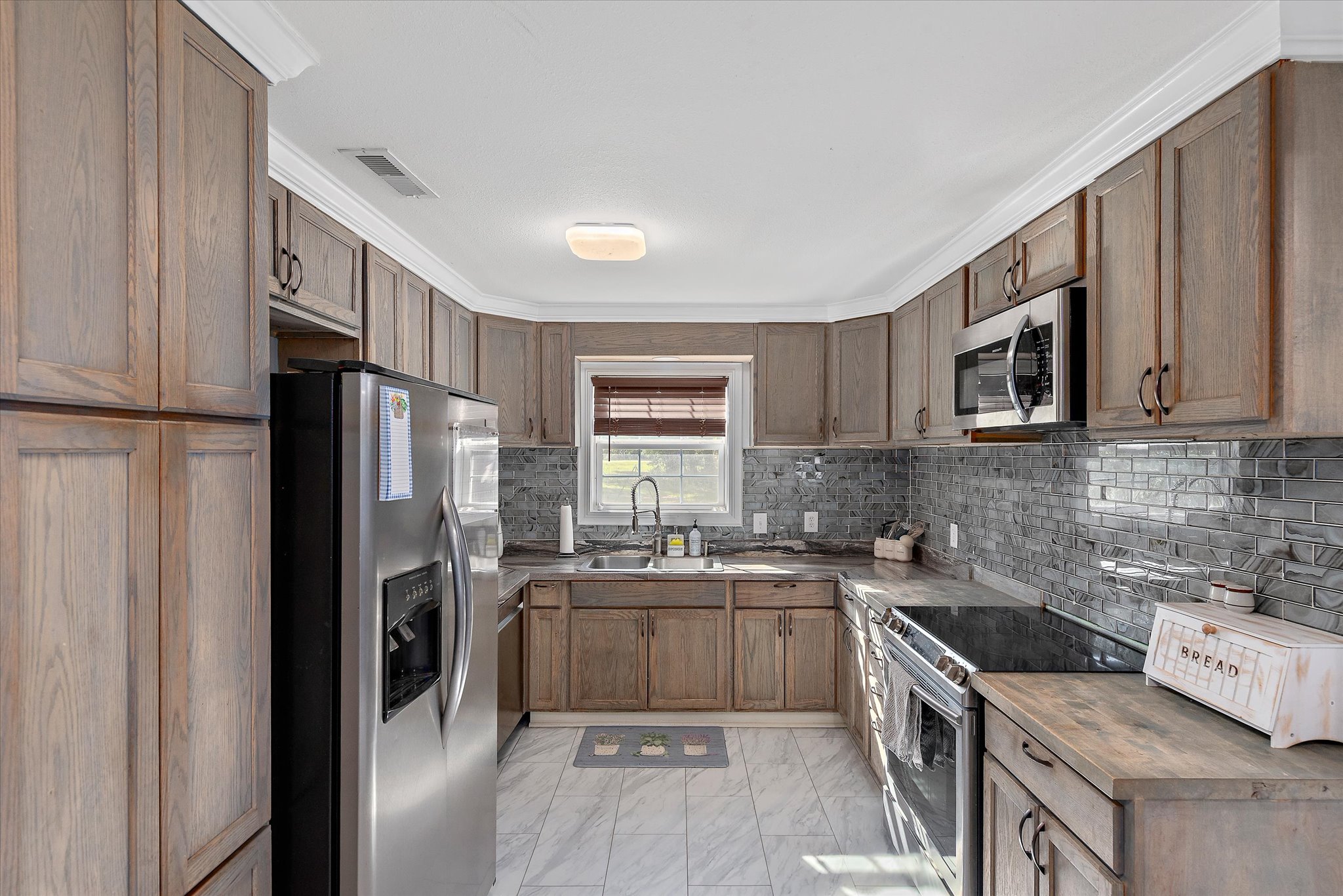 16-1370-Hubbard-Rd-16