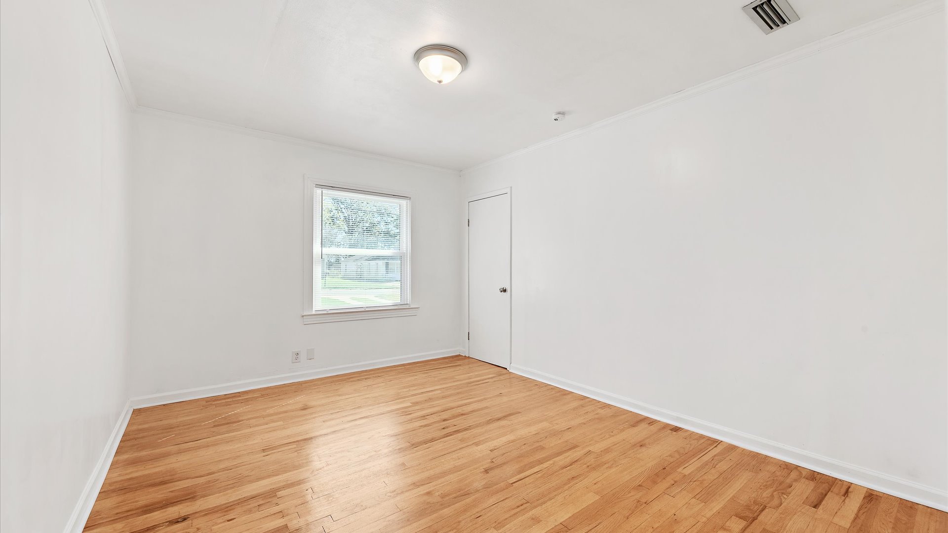 25-227-Forest-Ave-25